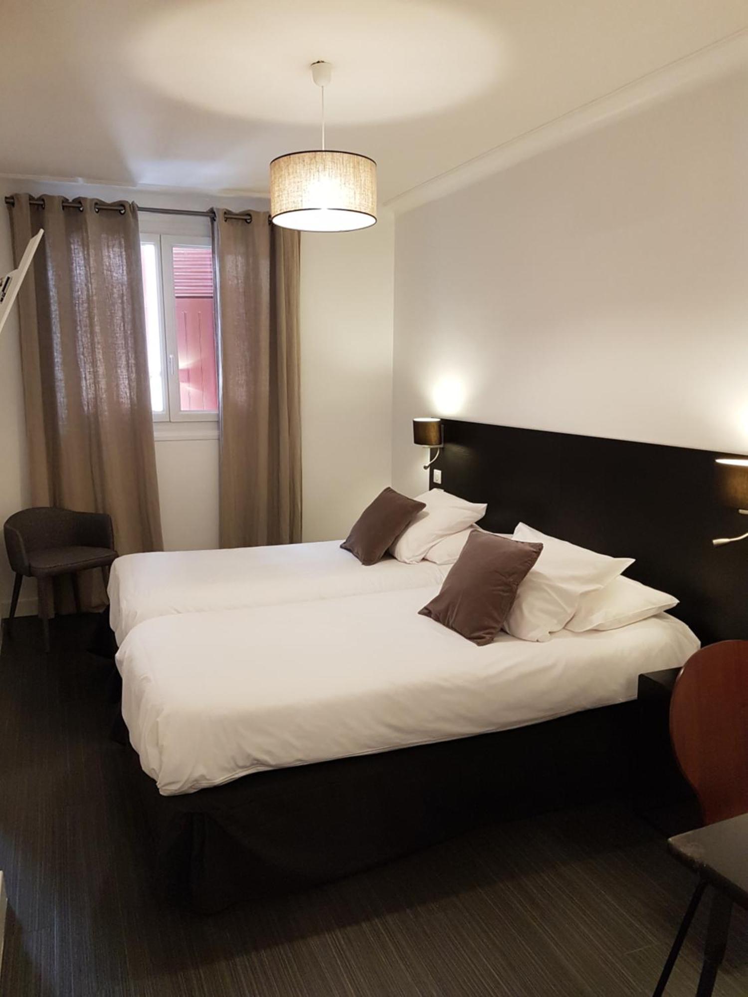 Hotel Au Bon Coin ビアリッツ エクステリア 写真